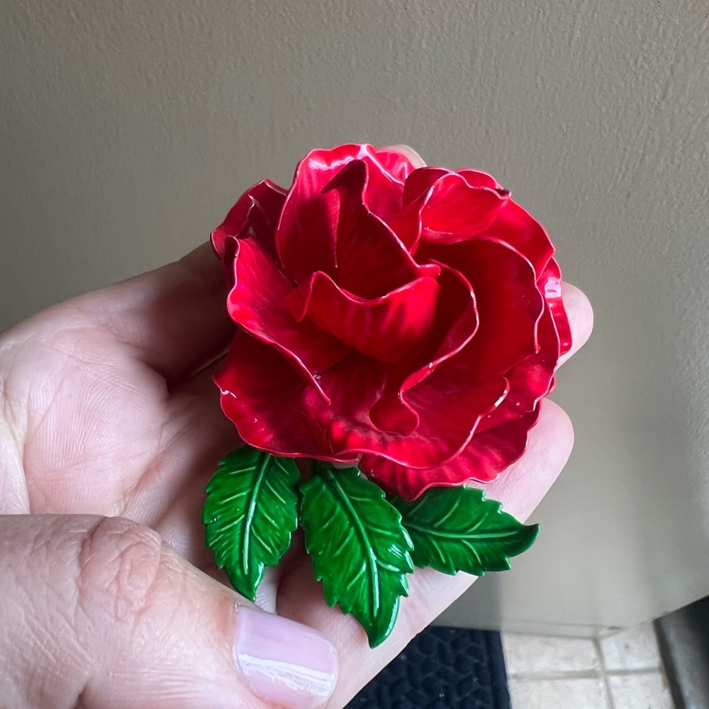 Red Rose Brooch with Green Leaves - Picture 8 of 9